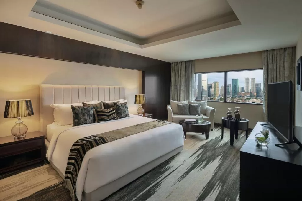 Kamar Tidur Presidential Suite RedLevel - Menginap Mewah di Ibukota: Review Lengkap Hotel Gran Melia Jakarta - jakartatraveller.com