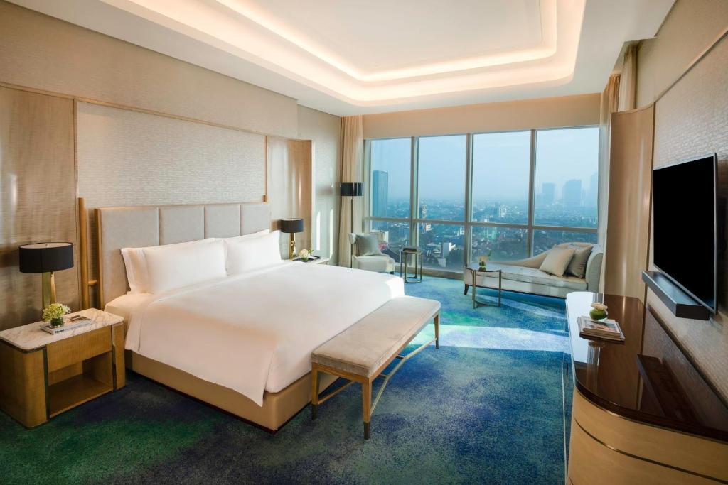 Kamar Tidur Presidential Suite - Menginap di Hotel Bintang 5: Ulasan Lengkap Hotel Intercontinental Jakarta Pondok Indah - jakartatraveller.com
