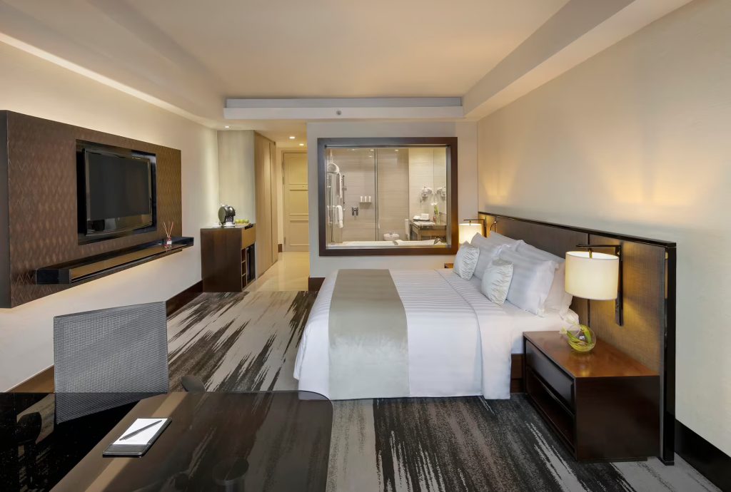 Kamar Tidur RedLevel Room - Menginap Mewah di Ibukota: Review Lengkap Hotel Gran Melia Jakarta - jakartatraveller.com