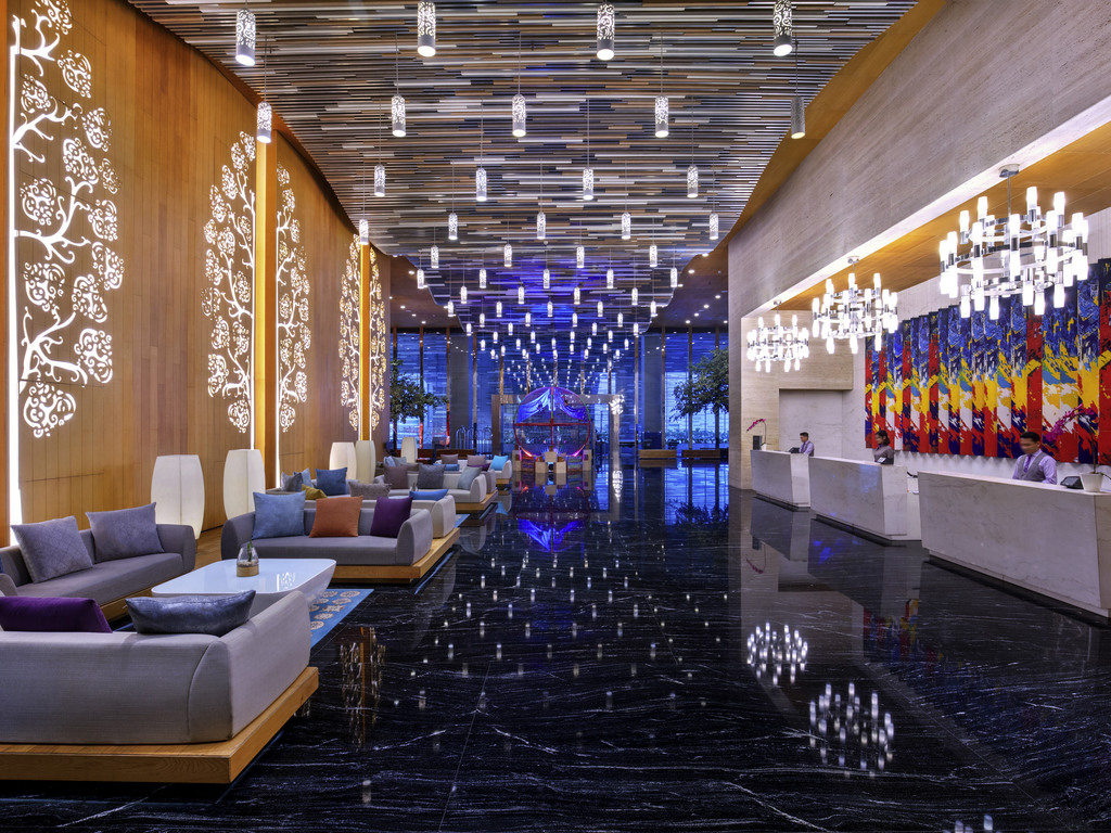 Lobby Hotel Grand Mercure Jakarta - Panduan Lengkap Menginap di Hotel Grand Mercure Jakarta Kemayoran: Fasilitas, Layanan, dan Tips Eksklusif - jakartatraveller.com