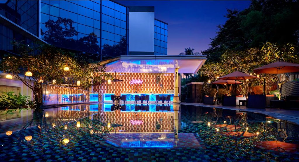 Fasilitas Kolam Renang Hotel Gran Melia Jakarta - Menginap Mewah di Ibukota: Review Lengkap Hotel Gran Melia Jakarta - jakartatraveller.com
