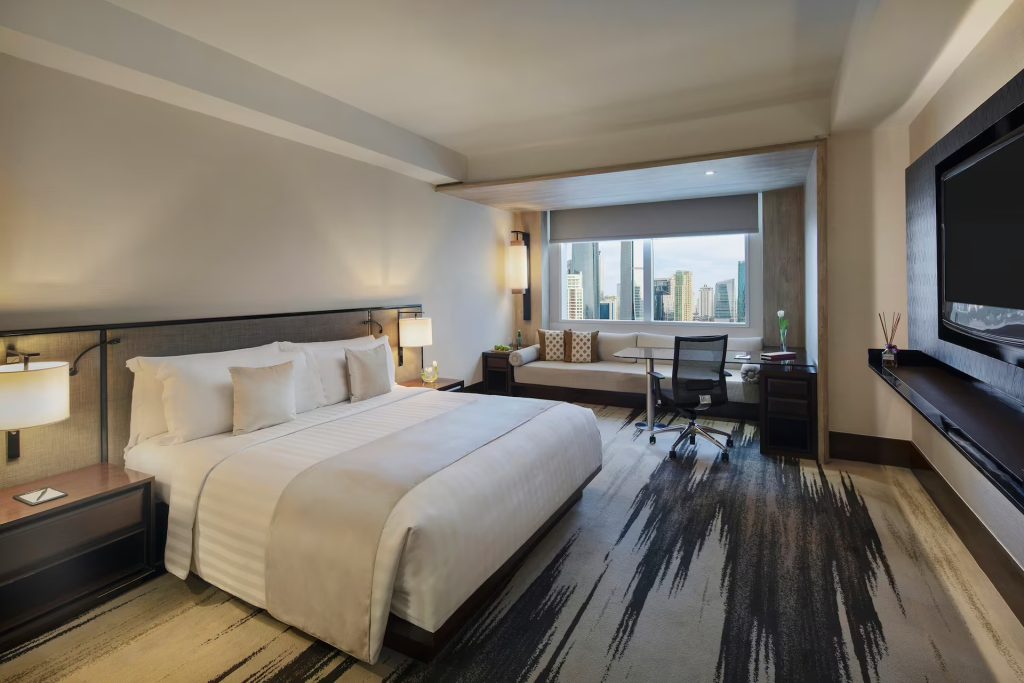 Kamar Tidur KIng Bed RedLevel Room - Menginap Mewah di Ibukota: Review Lengkap Hotel Gran Melia Jakarta - jakartatraveller.com