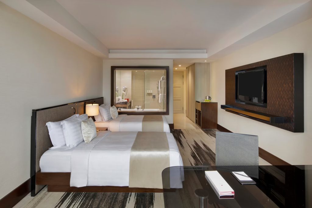 Kamar Tidur Premium Room - Menginap Mewah di Ibukota: Review Lengkap Hotel Gran Melia Jakarta - jakartatraveller.com