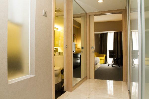 Kamar Mandi Executive Suite - Hotel Grand Kemang Jakarta: Akomodasi Sempurna Berdekatan dengan Pusat Hiburan Kemang - jakartatraveller.com