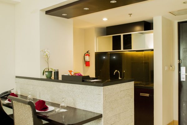 Dapur Residence One Bedroom - Hotel Grand Kemang Jakarta: Akomodasi Sempurna Berdekatan dengan Pusat Hiburan Kemang - jakartatraveller.com