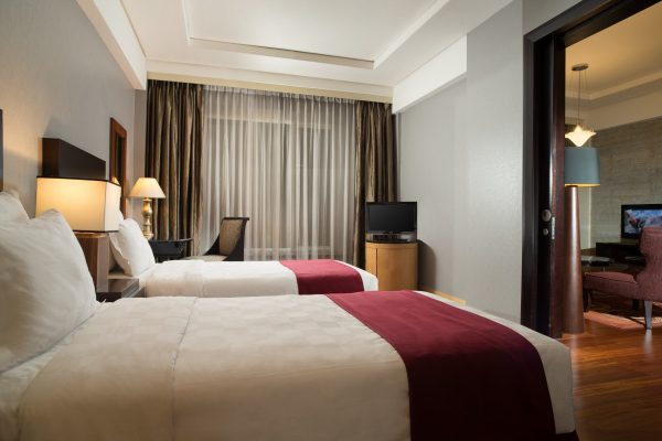 Bed Twin Residence Two Bedrooms - Hotel Grand Kemang Jakarta: Akomodasi Sempurna Berdekatan dengan Pusat Hiburan Kemang - jakartatraveller.com