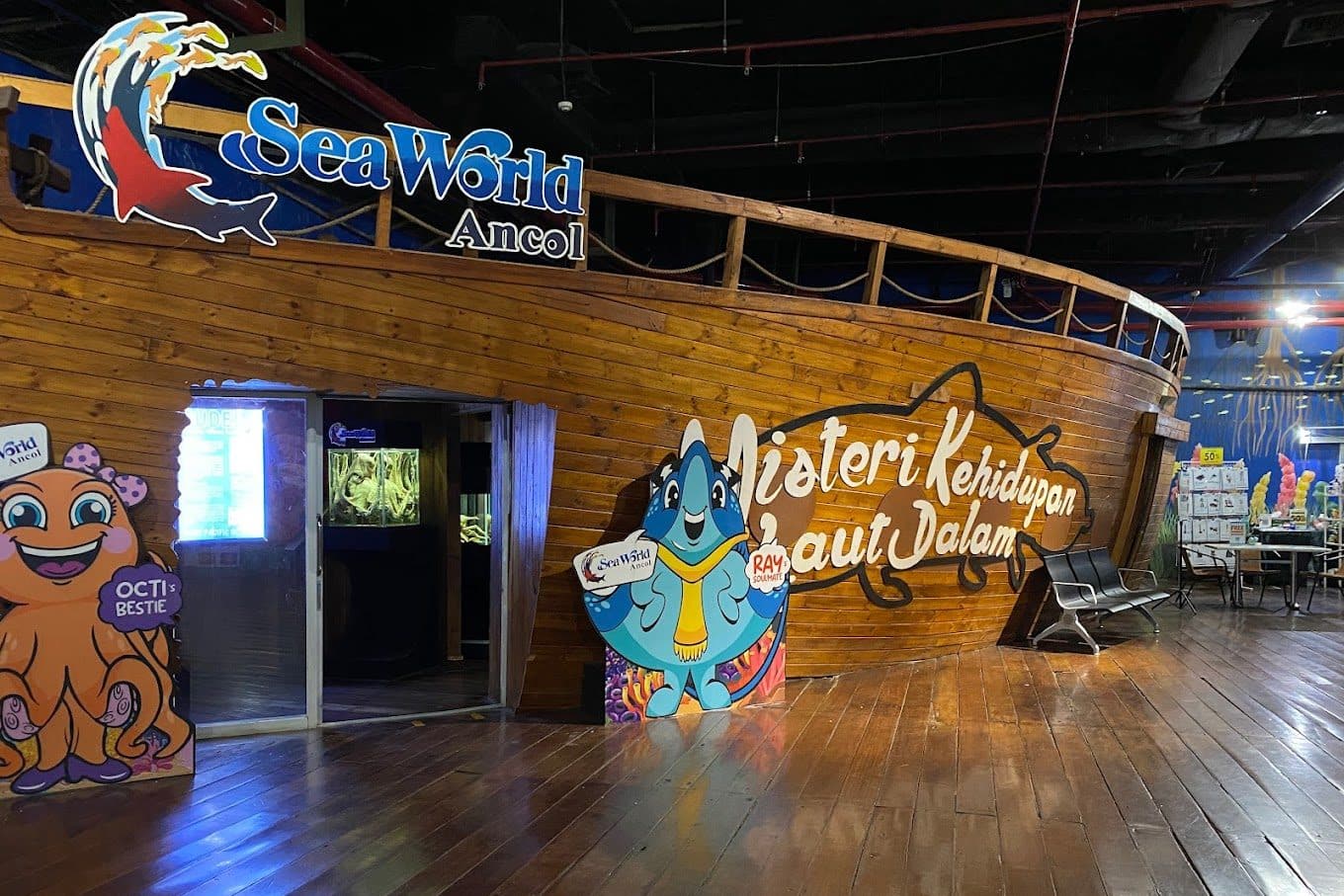 Seaworld Ancol - 10 Aktivitas Terbaik yang Wajib Dicoba di Ancol Dreamland - jakartatraveller.com