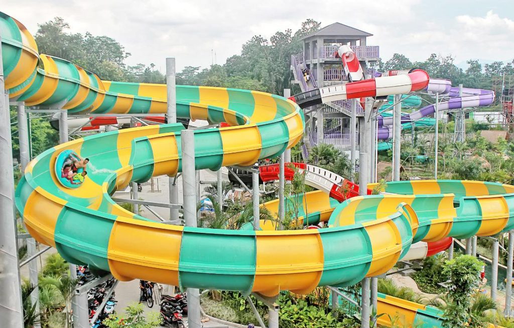 Palm Bay Waterpark - Liburan Lebaran Seru di Jakarta: 9 Tempat Wisata Air yang Harus Dikunjungi - jakartatraveller.com