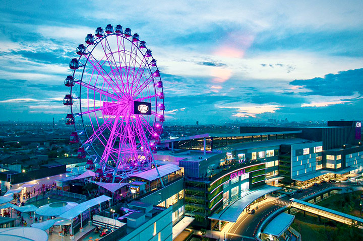 J-Sky Ferris Wheel - Lebaran Seru Bersama Keluarga: 5 Rekomendasi Tempat Wisata di Jakarta yang Cocok untuk Anak - jakartatraveller.com